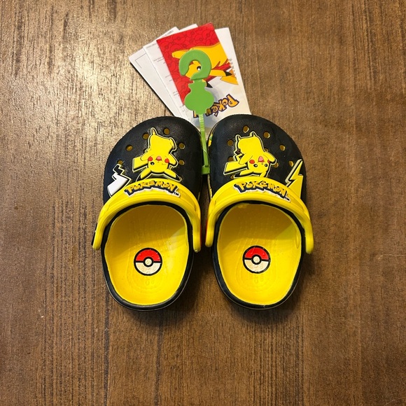 CROCS Pokemon Pikachu Classic Toddler Kid’s Clog Shoes C4 NWT - Picture 2 of 4